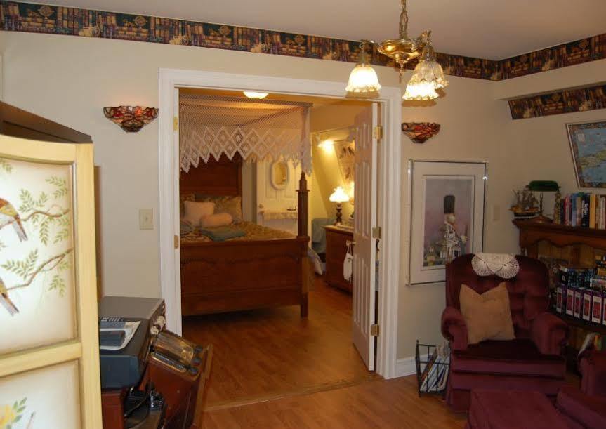 A Walk In The Woods Bed And Breakfast Southold Eksteriør bilde