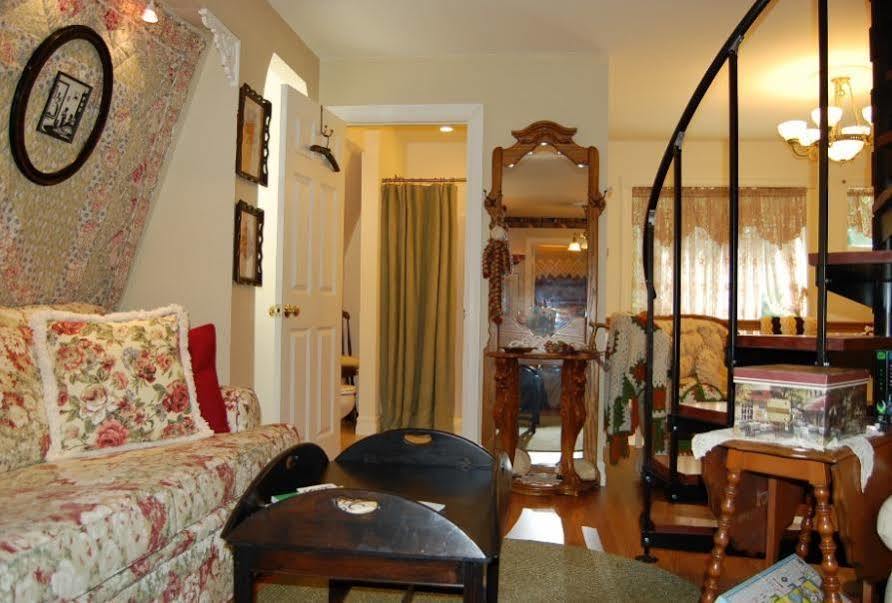A Walk In The Woods Bed And Breakfast Southold Eksteriør bilde