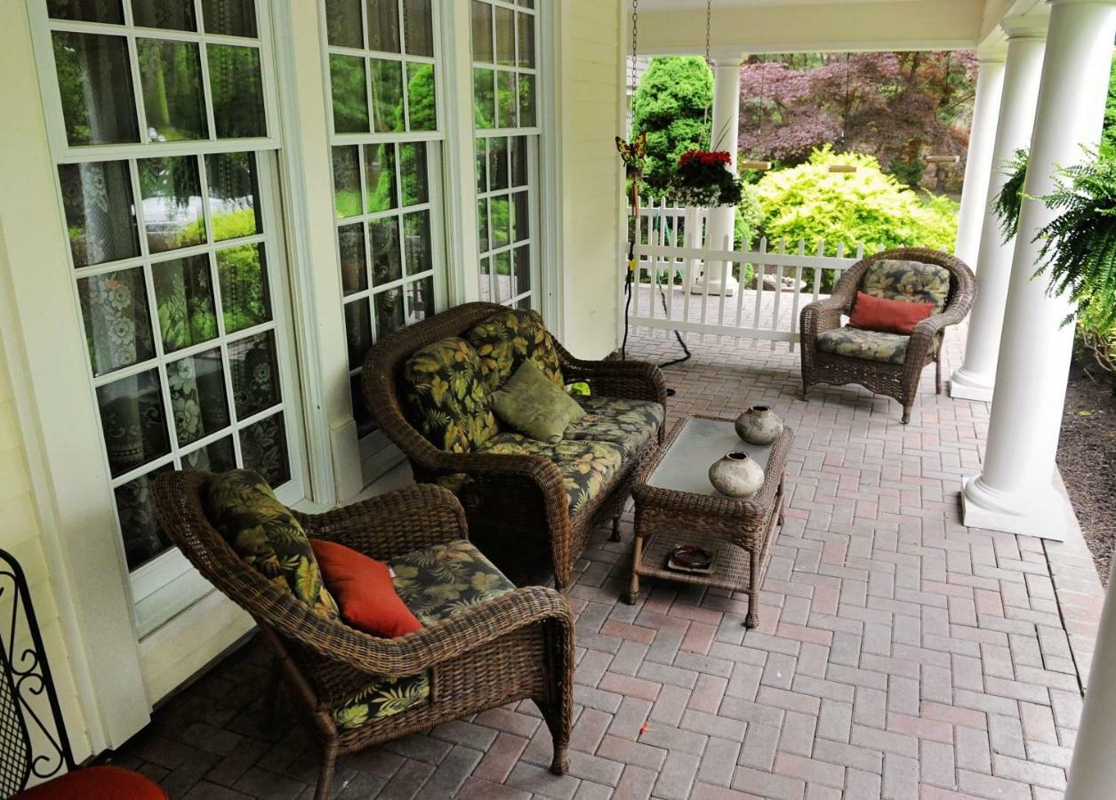 A Walk In The Woods Bed And Breakfast Southold Eksteriør bilde