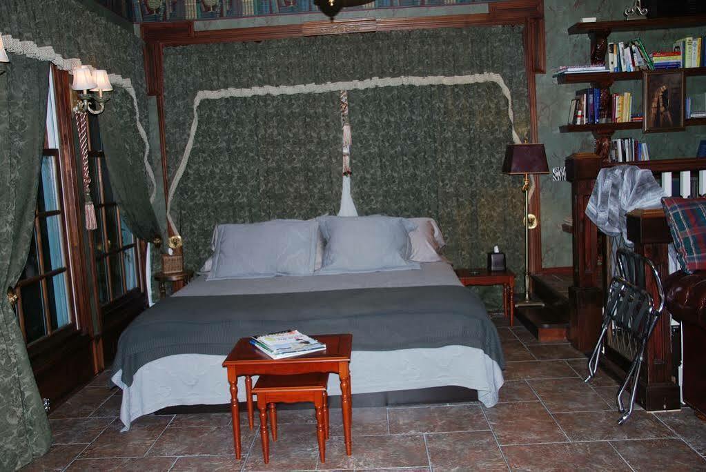 A Walk In The Woods Bed And Breakfast Southold Eksteriør bilde